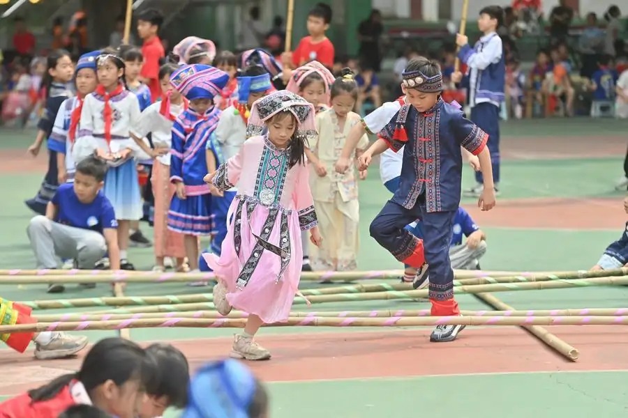 zhuang bamboo dancing