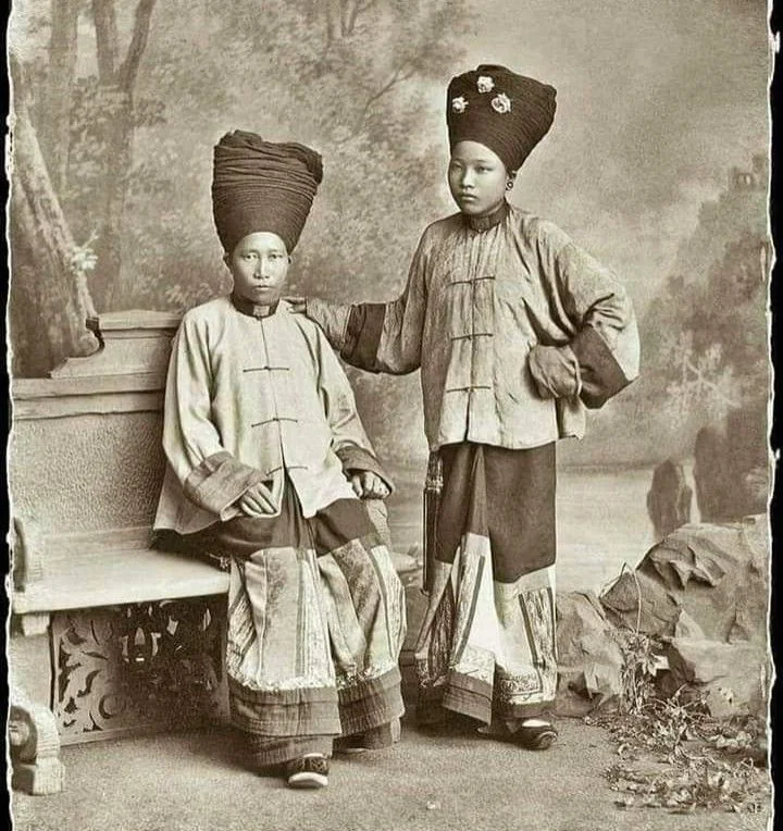 Historical Tai Nuea (Dai Le) Photographs