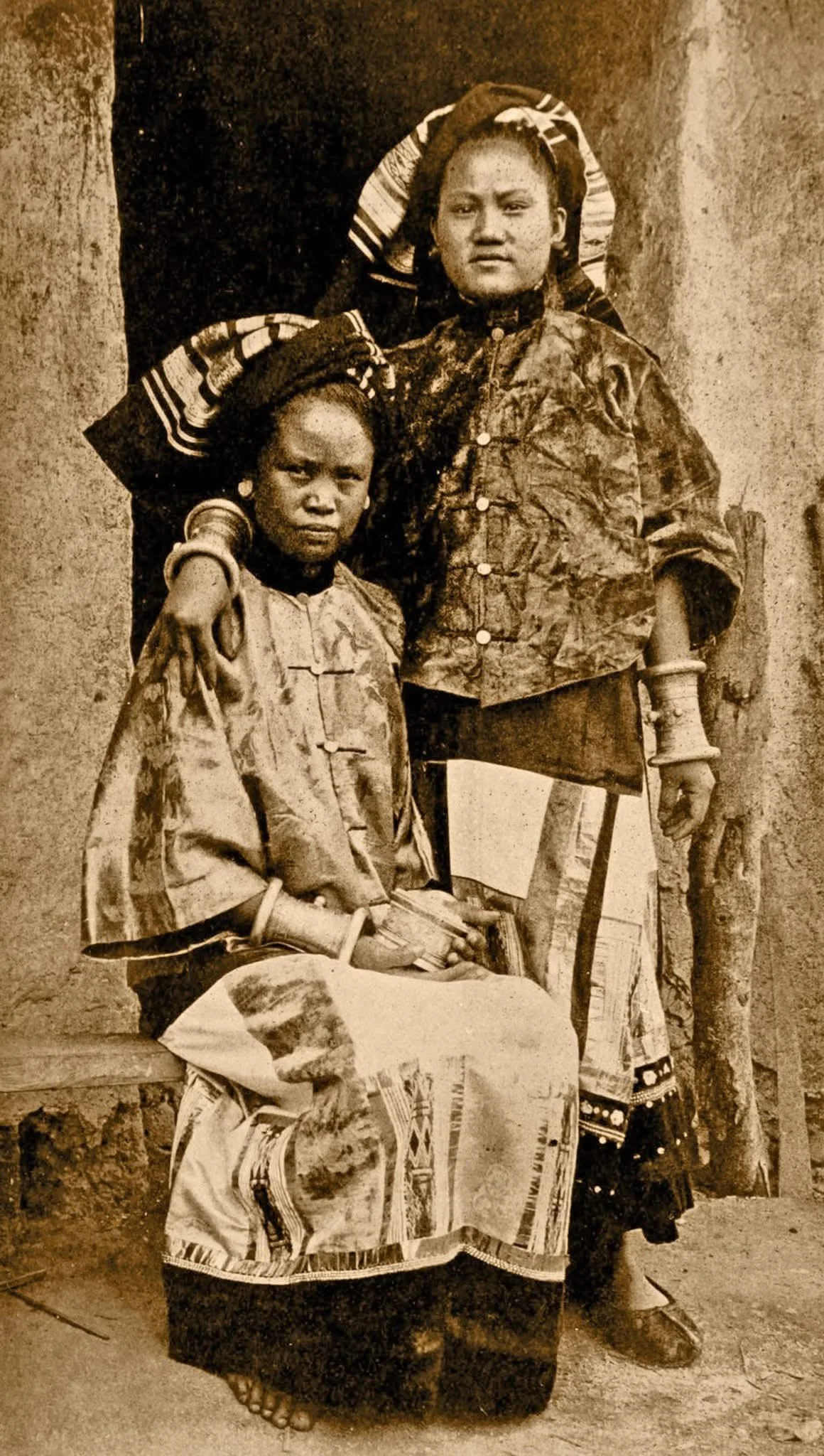 Historical Tai Nuea (Dai Le) Photographs