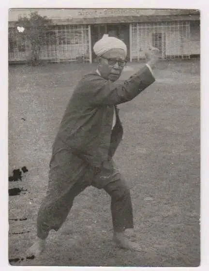 Rare Photographs of Shan Martial Arts Master Sayagyi U Maung Lay
